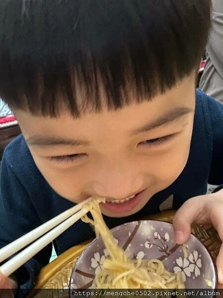 森林麵食-以芝麻、紅蘿蔔、竹山蕃薯等天然食材入麵營養滿分無鹽 森林麵食-以芝麻、紅蘿蔔、竹山蕃薯等天然食材入麵營養滿分無鹽