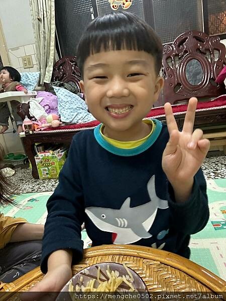 森林麵食-以芝麻、紅蘿蔔、竹山蕃薯等天然食材入麵營養滿分無鹽 森林麵食-以芝麻、紅蘿蔔、竹山蕃薯等天然食材入麵營養滿分無鹽