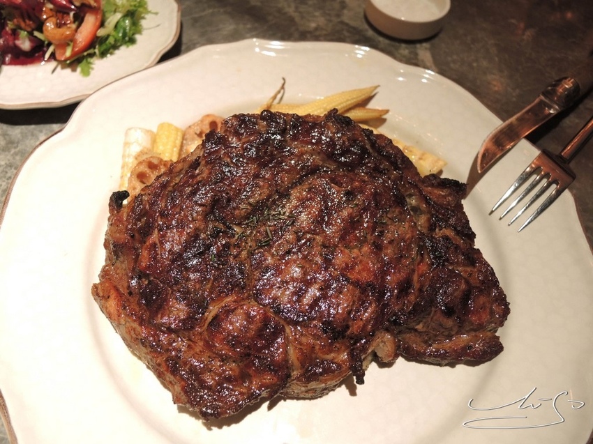 L%5CIDIOT RESTAURANT (60).JPG