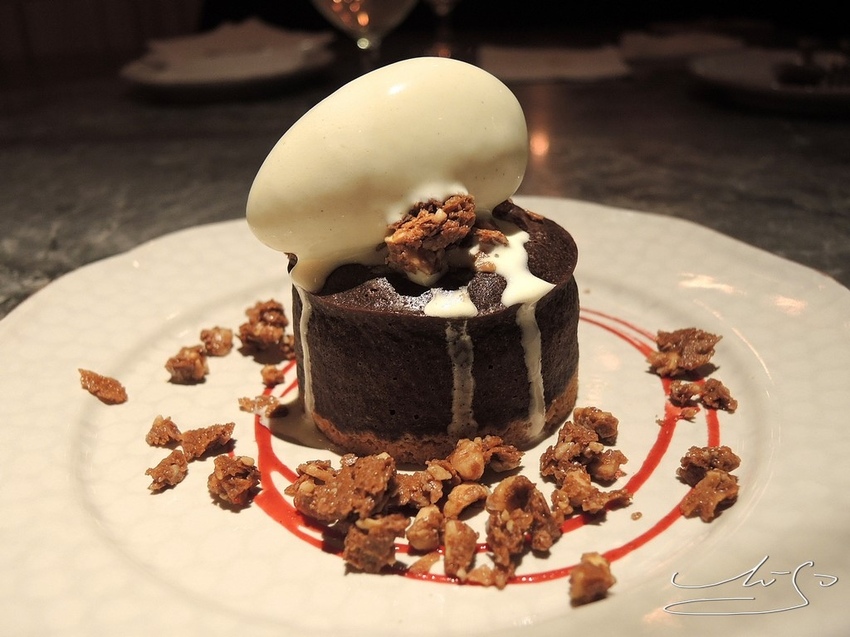 L%5CIDIOT RESTAURANT (95).JPG