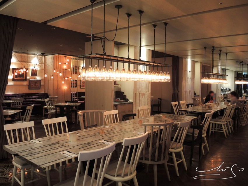 L%5CIDIOT RESTAURANT (104).JPG