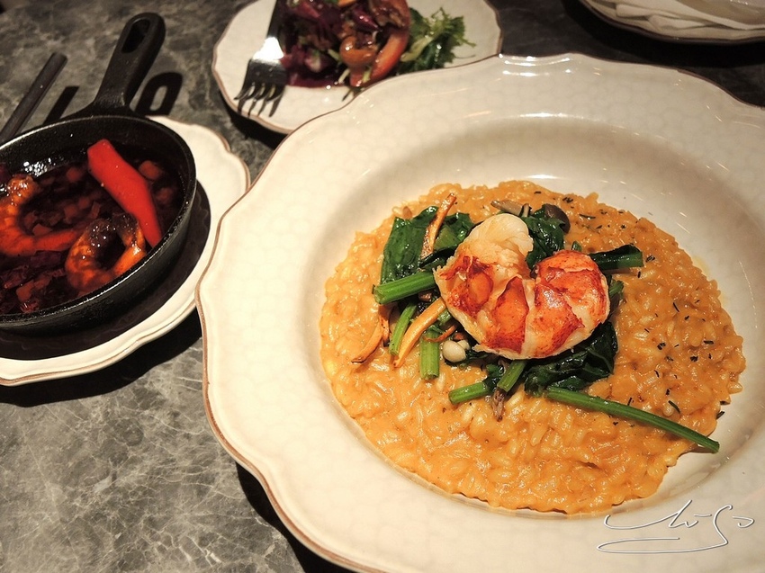 L%5CIDIOT RESTAURANT (87).JPG