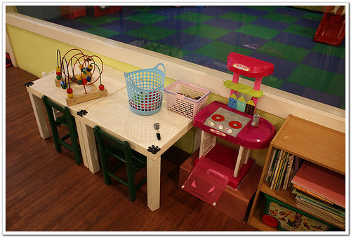 【南投食記】埔里‧寶貝屋親子餐廳~附設戶外遊戲場、沙坑、小童遊戲室