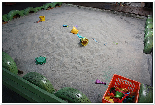 【南投食記】埔里‧寶貝屋親子餐廳~附設戶外遊戲場、沙坑、小童遊戲室