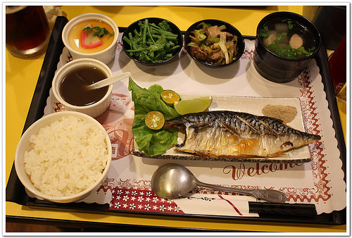 【南投食記】埔里‧寶貝屋親子餐廳~附設戶外遊戲場、沙坑、小童遊戲室