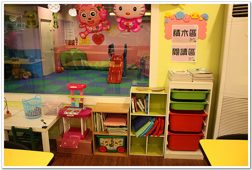 【南投食記】埔里‧寶貝屋親子餐廳~附設戶外遊戲場、沙坑、小童遊戲室