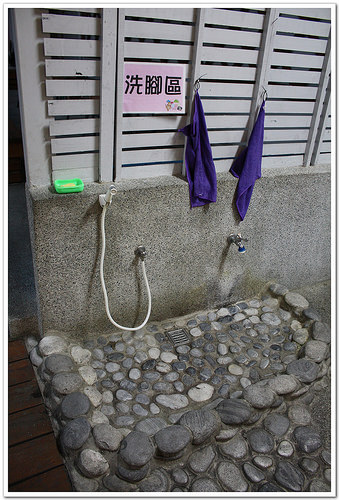 【南投食記】埔里‧寶貝屋親子餐廳~附設戶外遊戲場、沙坑、小童遊戲室