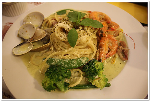 【南投食記】埔里‧寶貝屋親子餐廳~附設戶外遊戲場、沙坑、小童遊戲室