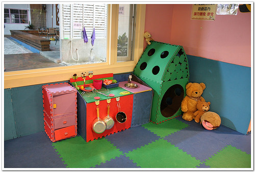 【南投食記】埔里‧寶貝屋親子餐廳~附設戶外遊戲場、沙坑、小童遊戲室