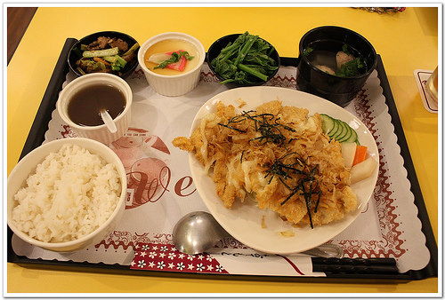 【南投食記】埔里‧寶貝屋親子餐廳~附設戶外遊戲場、沙坑、小童遊戲室