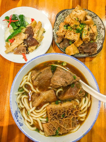 牛閣精緻麵館 - 飄著淡淡中藥香的真材實料