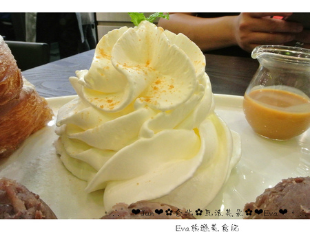 瓦法奇朵(信陽店):【食記-邀約】oO。台北 瓦法奇朵 waffogato(信陽店-台北車站店) 這家的可頌甜甜圈,好吃到我想回訪100次也願意~。o○。 瓦法奇朵(信陽店):【食記-邀約】oO。台北 瓦法奇朵 waffogato(信陽店-台北車站店) 這家的可頌甜甜圈,好吃到我想回訪100次也願意~。o○。