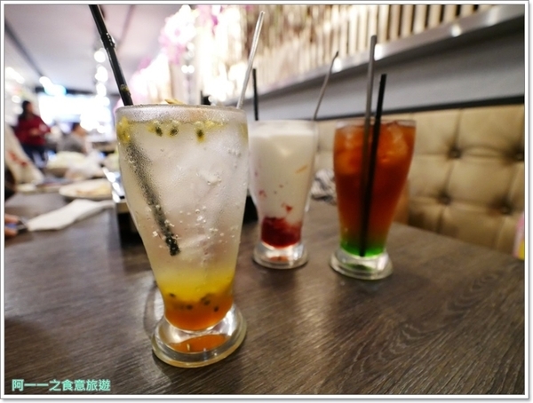 瓦法奇朵Waffogato(台北車站店)：台北車站火鍋聚餐 瓦法奇朵 四川麻辣鍋～來咖啡館悠閒吃火鍋，菜色豐富又舒服