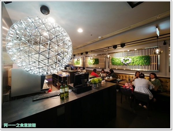 瓦法奇朵Waffogato(台北車站店)：台北車站火鍋聚餐 瓦法奇朵 四川麻辣鍋～來咖啡館悠閒吃火鍋，菜色豐富又舒服