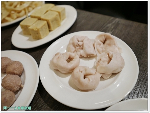 瓦法奇朵Waffogato(台北車站店)：台北車站火鍋聚餐 瓦法奇朵 四川麻辣鍋～來咖啡館悠閒吃火鍋，菜色豐富又舒服