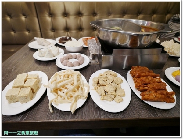 瓦法奇朵Waffogato(台北車站店)：台北車站火鍋聚餐 瓦法奇朵 四川麻辣鍋～來咖啡館悠閒吃火鍋，菜色豐富又舒服