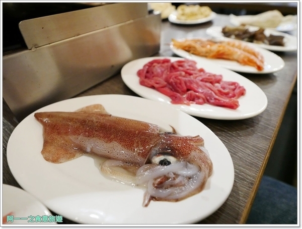 瓦法奇朵Waffogato(台北車站店)：台北車站火鍋聚餐 瓦法奇朵 四川麻辣鍋～來咖啡館悠閒吃火鍋，菜色豐富又舒服