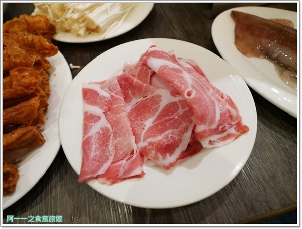 瓦法奇朵Waffogato(台北車站店)：台北車站火鍋聚餐 瓦法奇朵 四川麻辣鍋～來咖啡館悠閒吃火鍋，菜色豐富又舒服