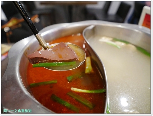 瓦法奇朵Waffogato(台北車站店)：台北車站火鍋聚餐 瓦法奇朵 四川麻辣鍋～來咖啡館悠閒吃火鍋，菜色豐富又舒服