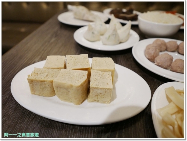 瓦法奇朵Waffogato(台北車站店)：台北車站火鍋聚餐 瓦法奇朵 四川麻辣鍋～來咖啡館悠閒吃火鍋，菜色豐富又舒服