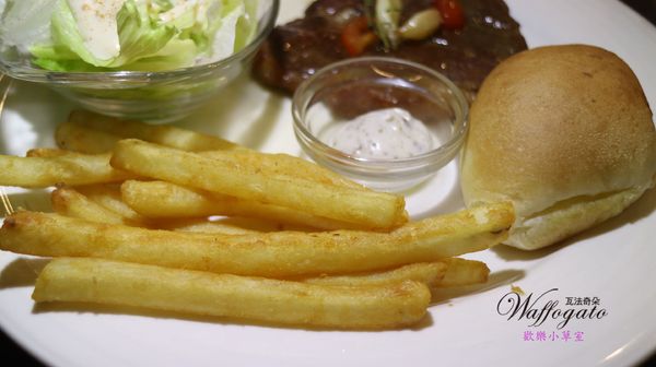瓦法奇朵Waffogato(台北車站店)：【台北美食】平價美食，瓦法奇朵Waffogato(台北車站店)