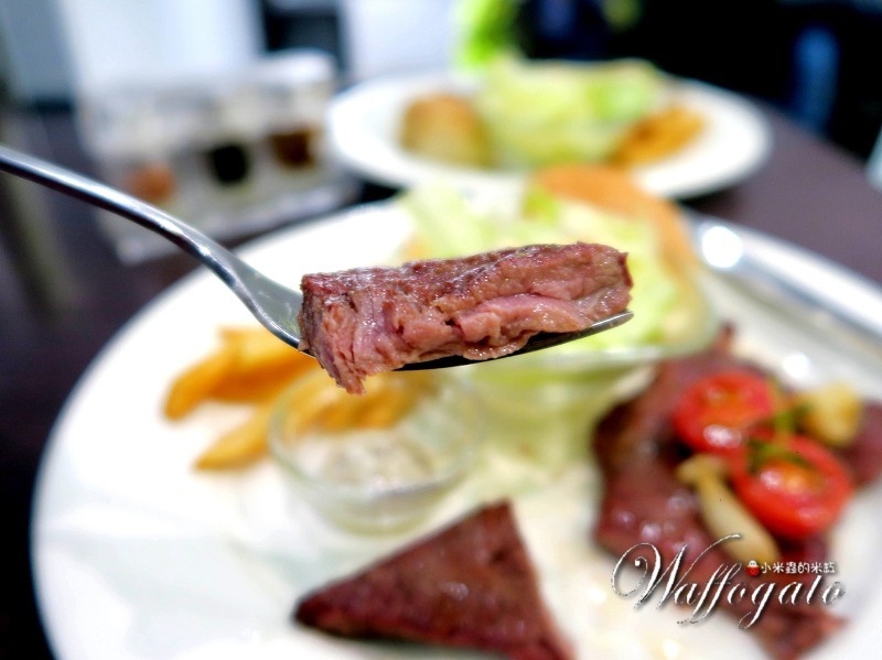 【捷運台北車站】瓦法奇朵美式西餐廳~24小時爐烤雪花牛排試吃價只要99元喔!!
