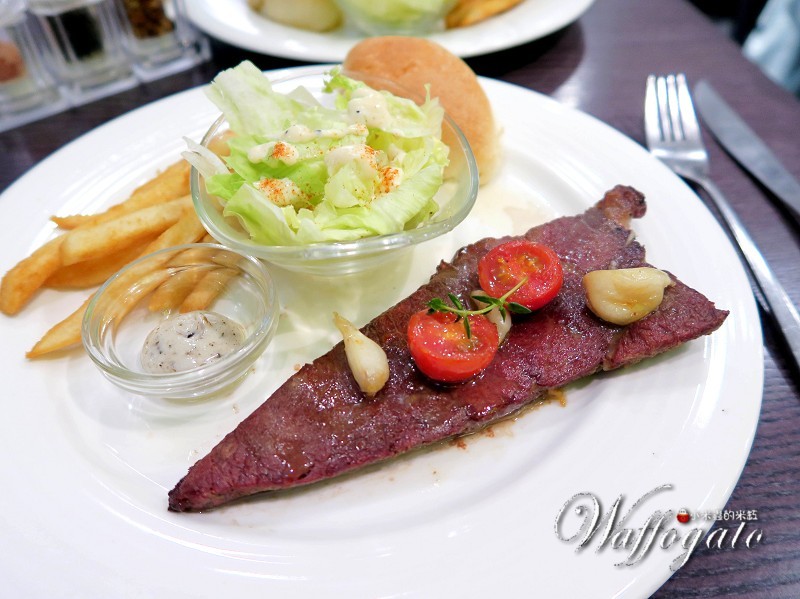 【捷運台北車站】瓦法奇朵美式西餐廳~24小時爐烤雪花牛排試吃價只要99元喔!!