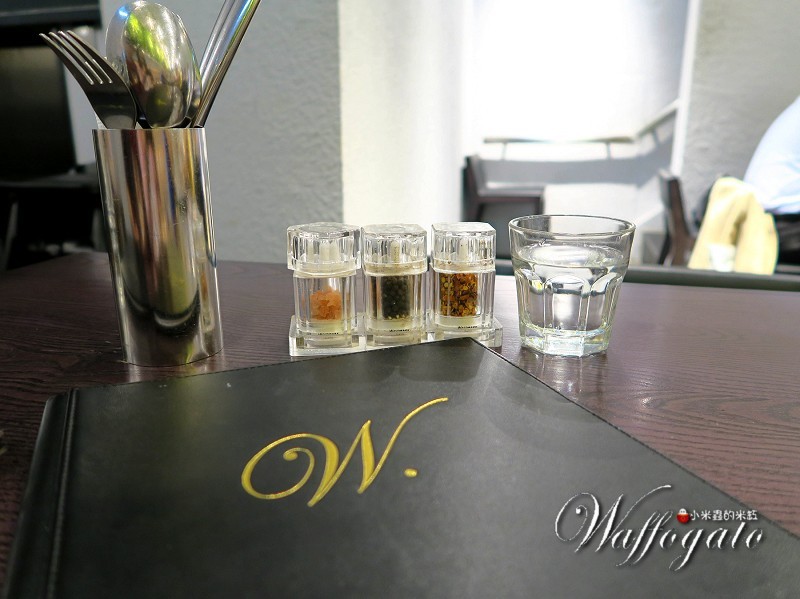 【捷運台北車站】瓦法奇朵美式西餐廳~24小時爐烤雪花牛排試吃價只要99元喔!!