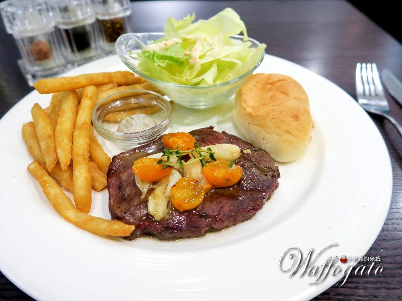 【捷運台北車站】瓦法奇朵美式西餐廳~24小時爐烤雪花牛排試吃價只要99元喔!!