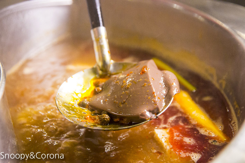 【台北美食】台北車站美食／瓦法奇朵～經典四川火鍋半價、正宗四川菜買一送一、下午茶點任點2杯飲料即可1元加購享繽紛莓果爆漿蛋糕