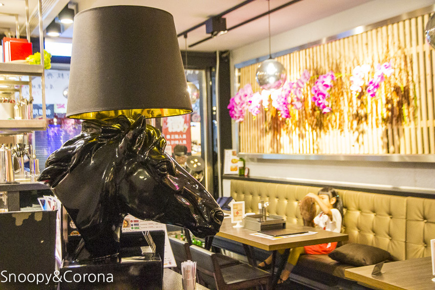 【台北美食】台北車站美食／瓦法奇朵～經典四川火鍋半價、正宗四川菜買一送一、下午茶點任點2杯飲料即可1元加購享繽紛莓果爆漿蛋糕