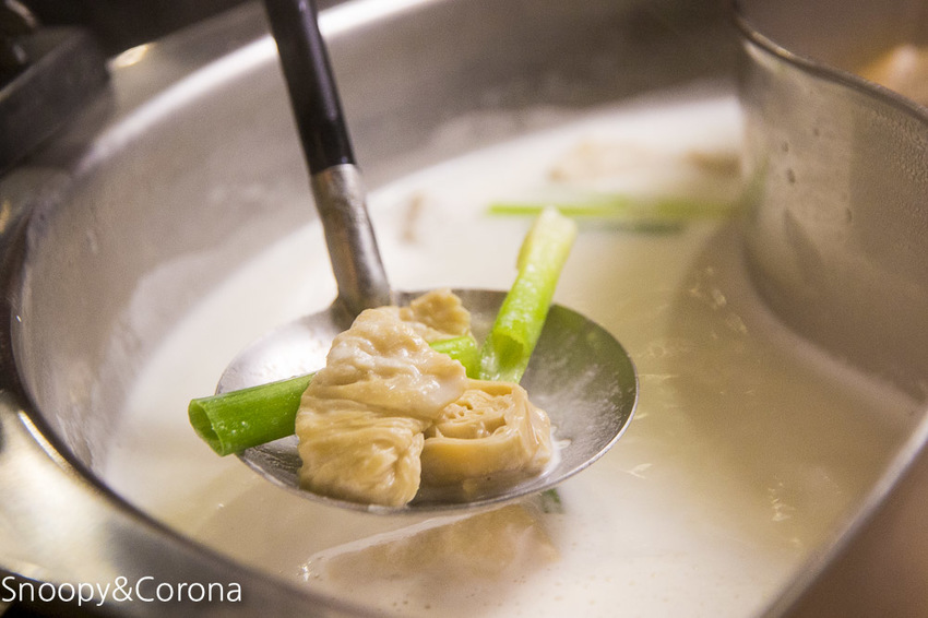 【台北美食】台北車站美食／瓦法奇朵～經典四川火鍋半價、正宗四川菜買一送一、下午茶點任點2杯飲料即可1元加購享繽紛莓果爆漿蛋糕