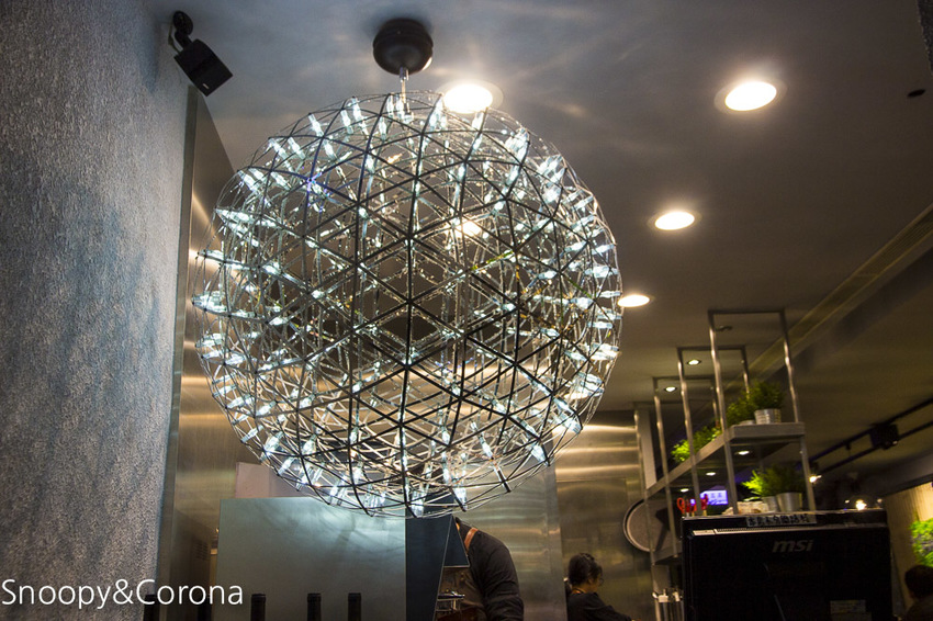 【台北美食】台北車站美食／瓦法奇朵～經典四川火鍋半價、正宗四川菜買一送一、下午茶點任點2杯飲料即可1元加購享繽紛莓果爆漿蛋糕