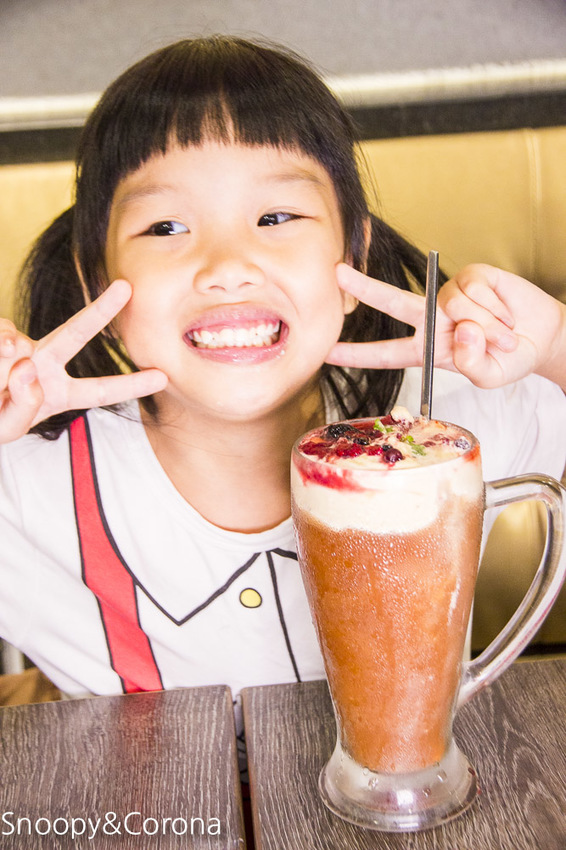 【台北美食】台北車站美食／瓦法奇朵～經典四川火鍋半價、正宗四川菜買一送一、下午茶點任點2杯飲料即可1元加購享繽紛莓果爆漿蛋糕