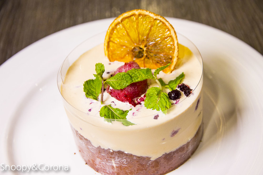 【台北美食】台北車站美食／瓦法奇朵～經典四川火鍋半價、正宗四川菜買一送一、下午茶點任點2杯飲料即可1元加購享繽紛莓果爆漿蛋糕