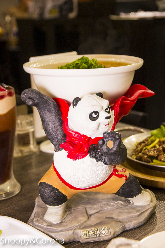 【台北美食】台北車站美食／瓦法奇朵～經典四川火鍋半價、正宗四川菜買一送一、下午茶點任點2杯飲料即可1元加購享繽紛莓果爆漿蛋糕