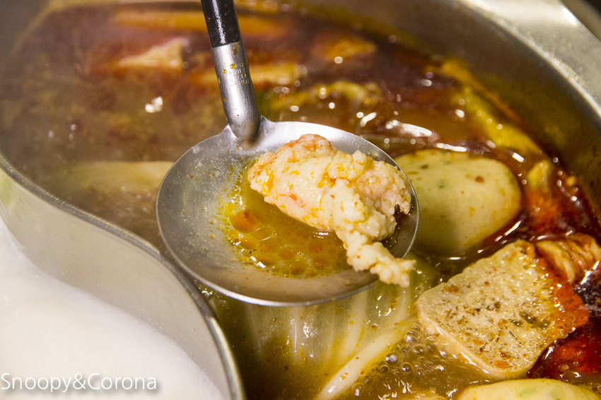 【台北美食】台北車站美食／瓦法奇朵～經典四川火鍋半價、正宗四川菜買一送一、下午茶點任點2杯飲料即可1元加購享繽紛莓果爆漿蛋糕