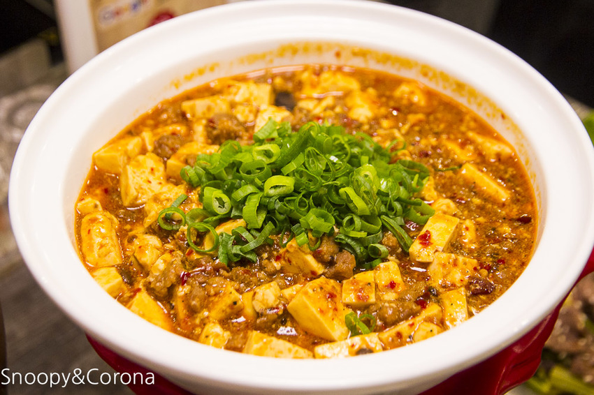 【台北美食】台北車站美食／瓦法奇朵～經典四川火鍋半價、正宗四川菜買一送一、下午茶點任點2杯飲料即可1元加購享繽紛莓果爆漿蛋糕