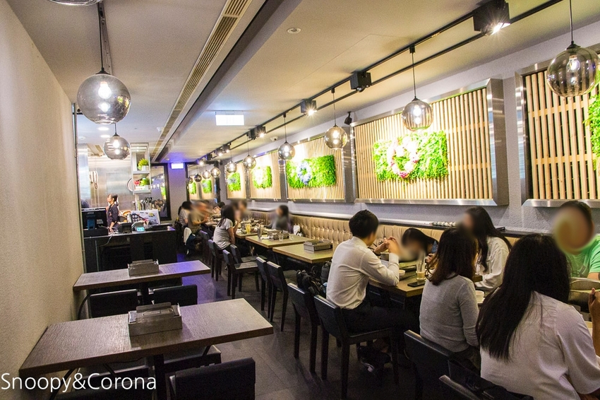 【台北美食】台北車站美食／瓦法奇朵～經典四川火鍋半價、正宗四川菜買一送一、下午茶點任點2杯飲料即可1元加購享繽紛莓果爆漿蛋糕