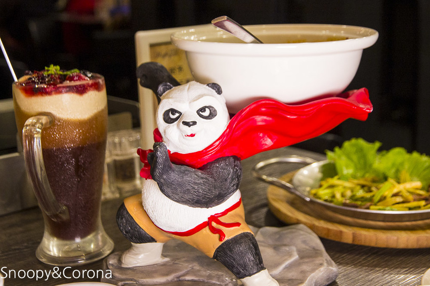 【台北美食】台北車站美食／瓦法奇朵～經典四川火鍋半價、正宗四川菜買一送一、下午茶點任點2杯飲料即可1元加購享繽紛莓果爆漿蛋糕