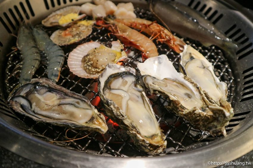 捷運忠孝敦化站燒烤火鍋吃到飽｜瓦崎燒烤火鍋敦南店｜689給你頂級Prime牛小排生蠔吃到爽