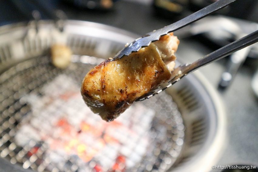 捷運忠孝敦化站燒烤火鍋吃到飽｜瓦崎燒烤火鍋敦南店｜689給你頂級Prime牛小排生蠔吃到爽