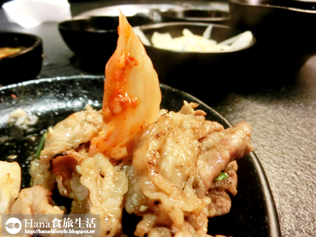 【廠商合作】瓦崎燒烤火鍋吃到飽 敦南店 | 大方的海鮮 精選與認真調味的肉品 洋蔥泡菜必吃  環境舒適 三五好友聚會好地方