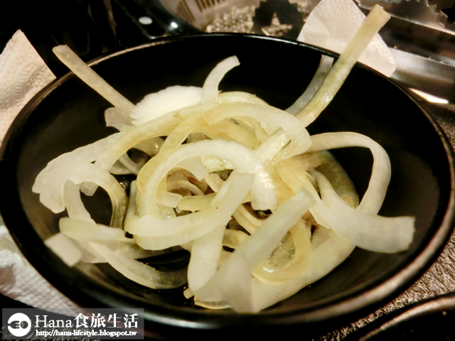 【廠商合作】瓦崎燒烤火鍋吃到飽 敦南店 | 大方的海鮮 精選與認真調味的肉品 洋蔥泡菜必吃  環境舒適 三五好友聚會好地方