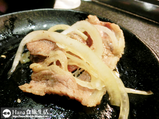 【廠商合作】瓦崎燒烤火鍋吃到飽 敦南店 | 大方的海鮮 精選與認真調味的肉品 洋蔥泡菜必吃  環境舒適 三五好友聚會好地方