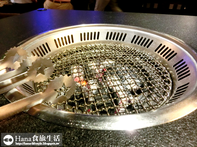 【廠商合作】瓦崎燒烤火鍋吃到飽 敦南店 | 大方的海鮮 精選與認真調味的肉品 洋蔥泡菜必吃  環境舒適 三五好友聚會好地方