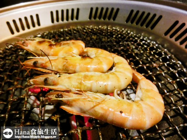 【廠商合作】瓦崎燒烤火鍋吃到飽 敦南店 | 大方的海鮮 精選與認真調味的肉品 洋蔥泡菜必吃  環境舒適 三五好友聚會好地方