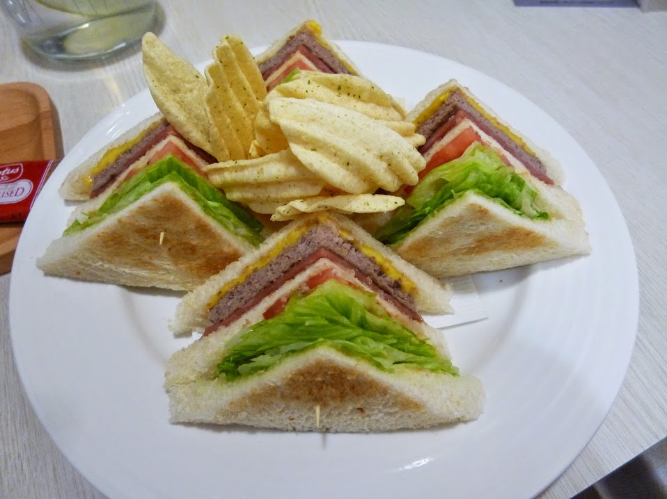 【苗栗頭份】明亮舒服的咖啡店，一次遇見便再也難忘－啡克CafeFreak