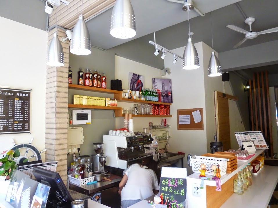 【苗栗頭份】明亮舒服的咖啡店，一次遇見便再也難忘－啡克CafeFreak