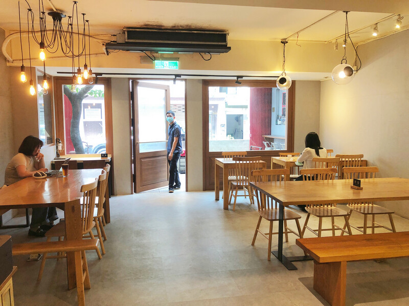 上樓看看咖啡Arthere Café  捷運市政府站超人氣不限時咖啡廳 適合讀書辦公的台北信義區咖啡廳 – Maji食尚旅圖